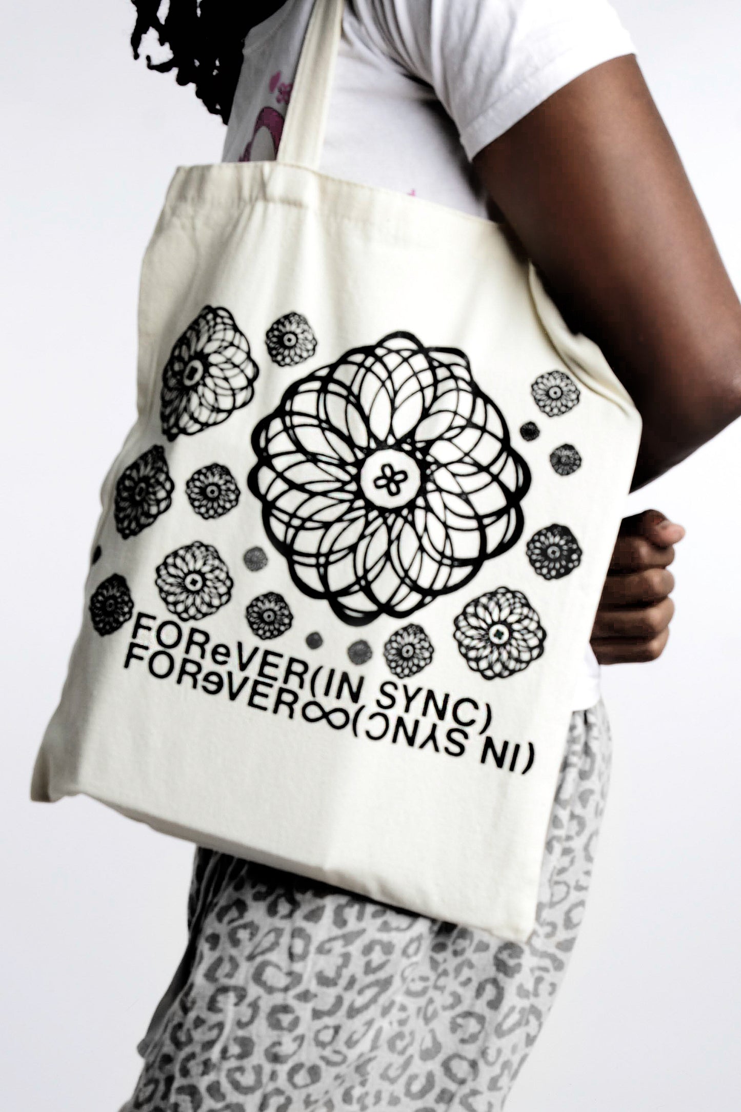 LOTUS-SYNC CLOVER CANVAS BAG